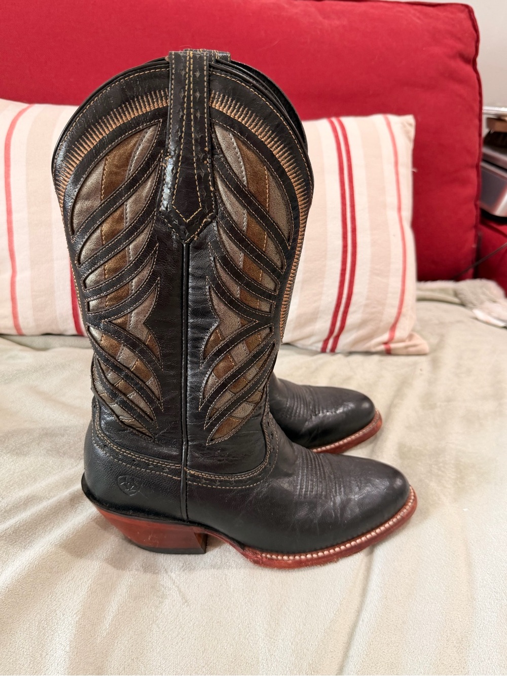 Ariat Black Leather Women's western Boot size 6 B